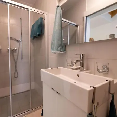 Con Bagno Privato E Giardino *