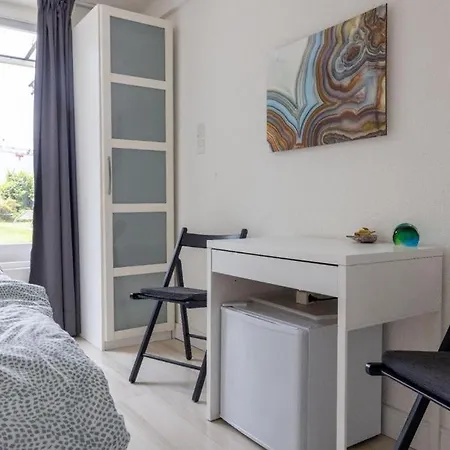 Guest house Con Bagno Privato E Giardino